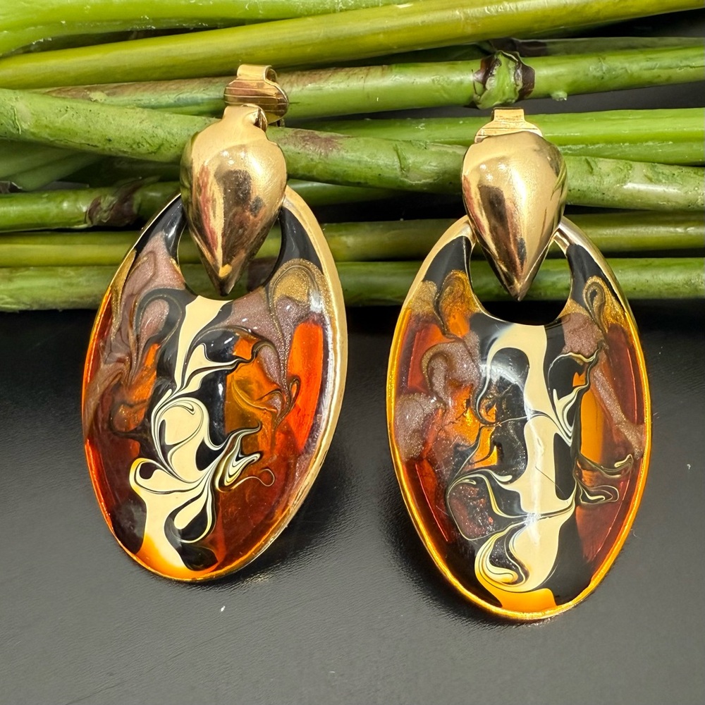 Vintage Unsigned Gold-tone Enameled Swirl Door Knocker Earrings 7.8g.